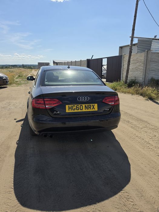 Dezmembrez Audi A4 B8 2.0 CAGB cutie LLM  culoare negru LZ9Y