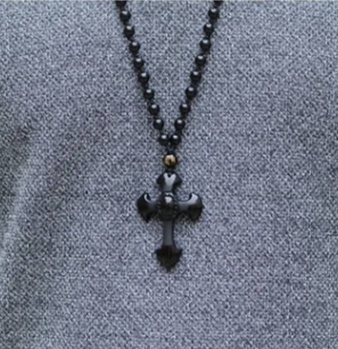 Продам резной крест.