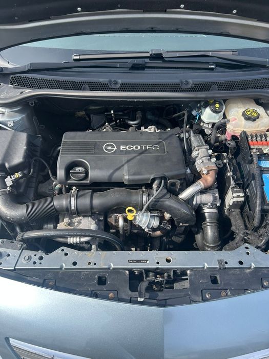 Opel Astra J 2012