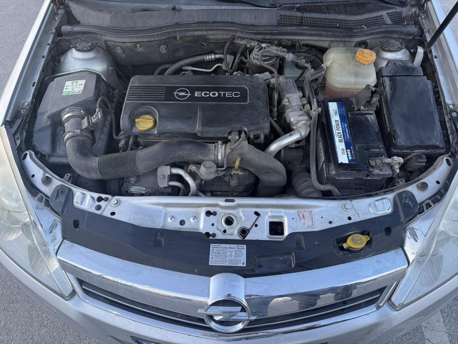 Продавам Опел Астра h