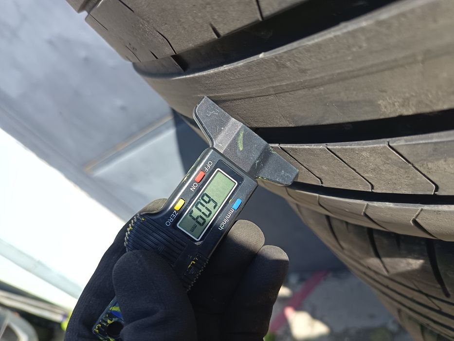 Anvelope vara 245 40 20 și 275 35 20 pirelli 5-6mm