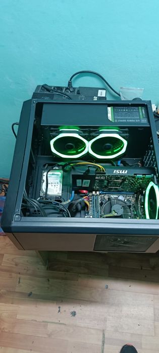 PC Gaming Intel i7, GTX 670 2GB, 8GB RAM, SSD+HDD, Carcasă RGB Sticlă