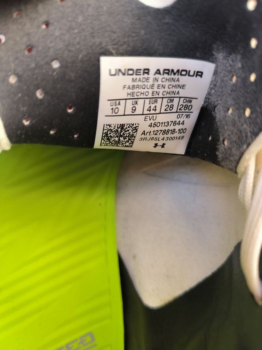 Under Armour футболни обувки бутонки 44 номер