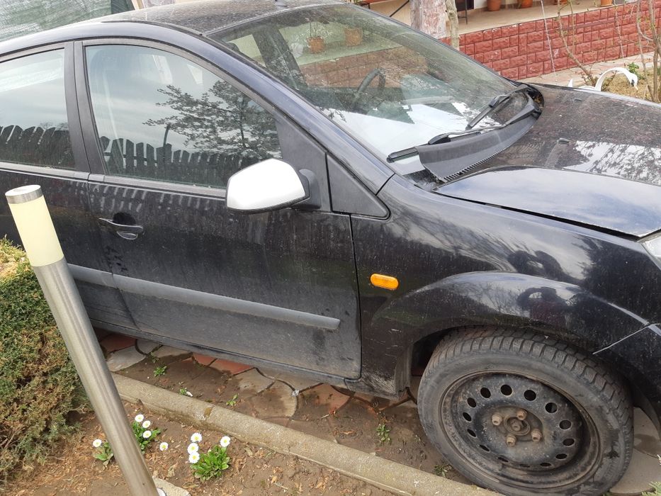 Piese,geam,oglinda, accesorii caroserie Ford Fiesta Ghia 2008 1.4 Tdci