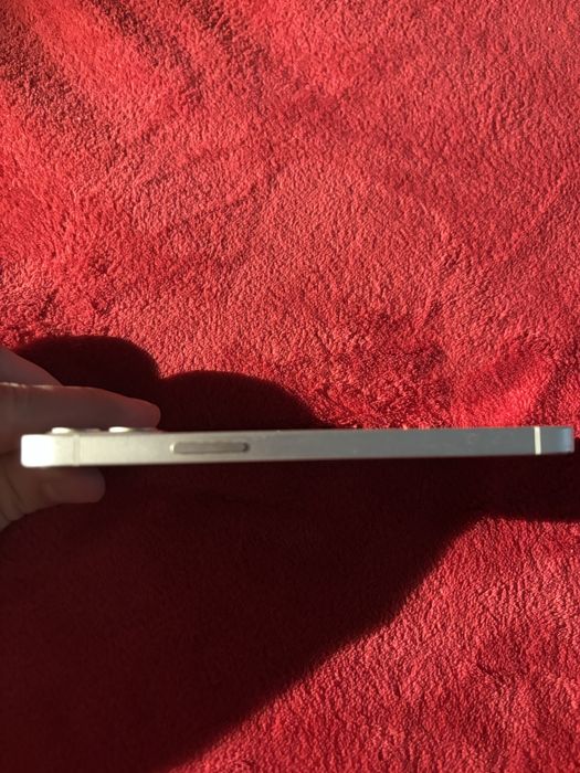 Iphone 12 256GB 75% батерия с подарък