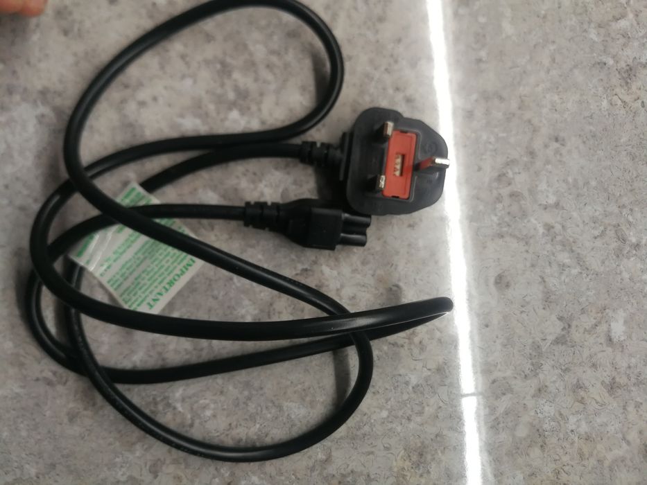 Кабель питания с предохранителем