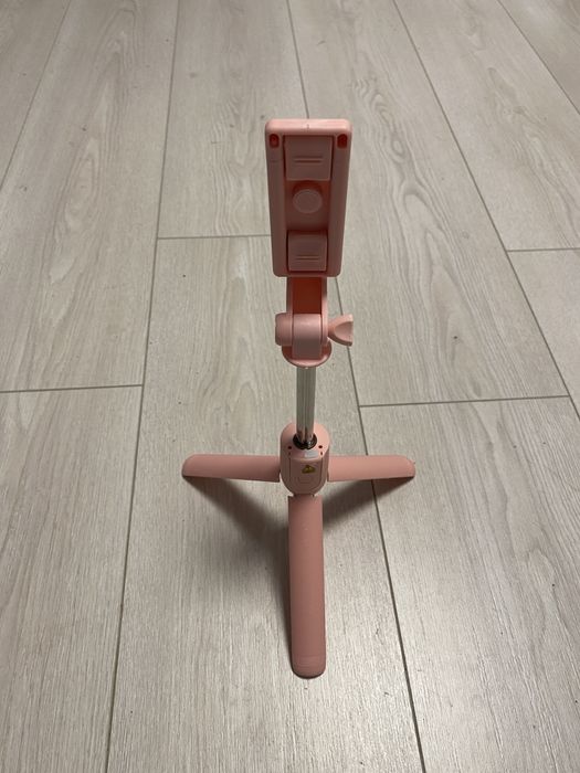 Trepied telefon extensibil