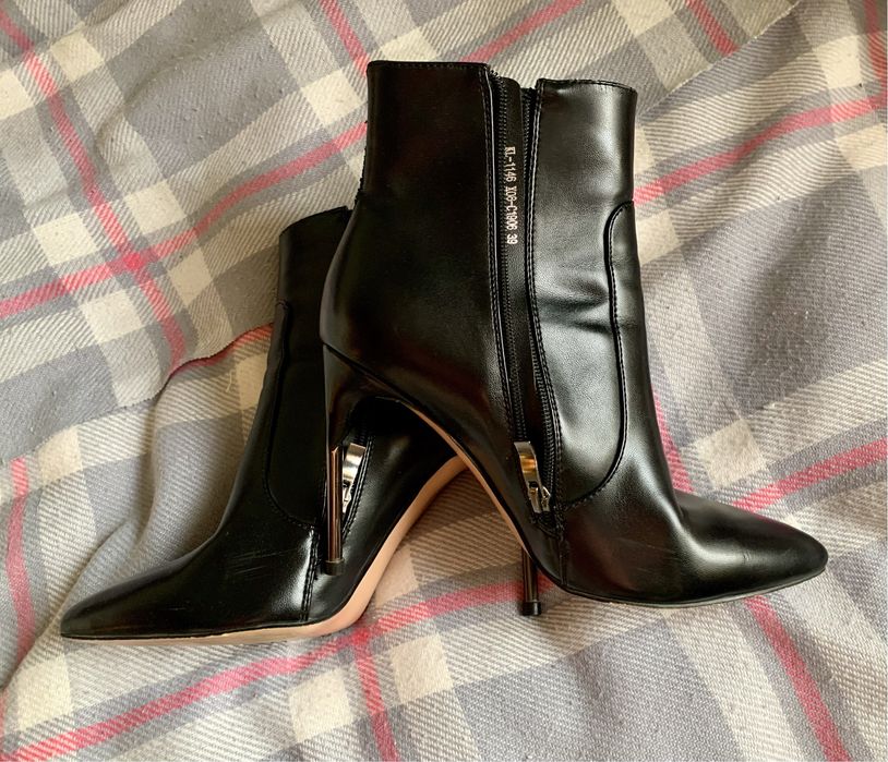 Продам ботильоны Novo Passo