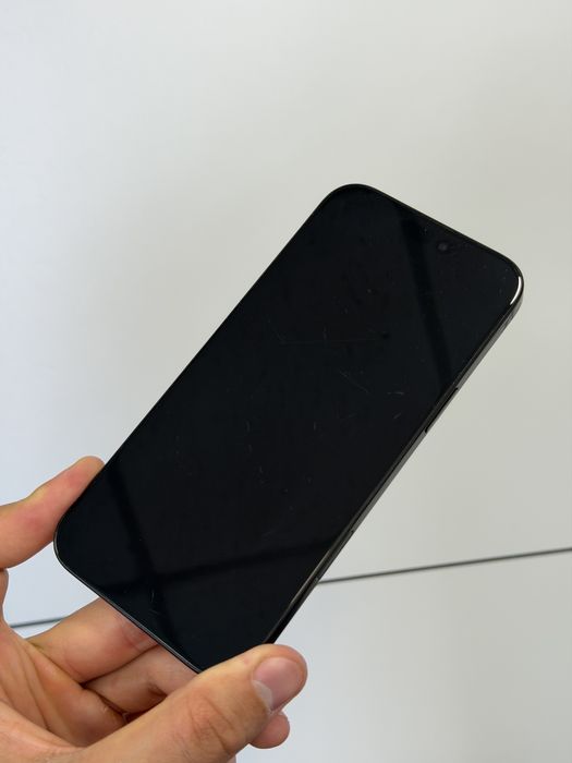 Продавам iPhone 16 PRO MAX