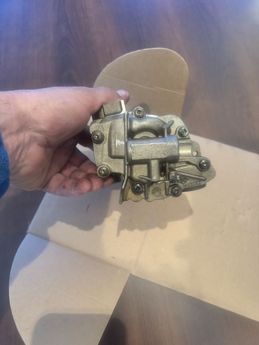 Pompa ulei Renault mot 23 euro 6 150 cp