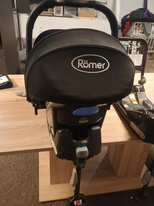 Britax Römer Baby-Safe Plus SHR II + 2 ISOFIX бази
