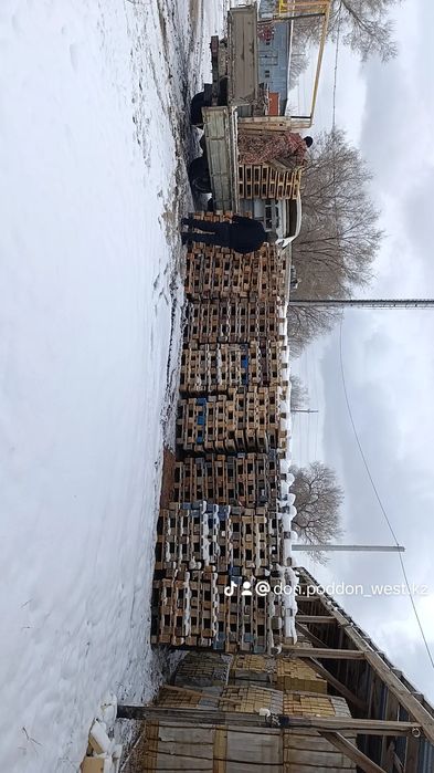 Поддоны и  палеты
