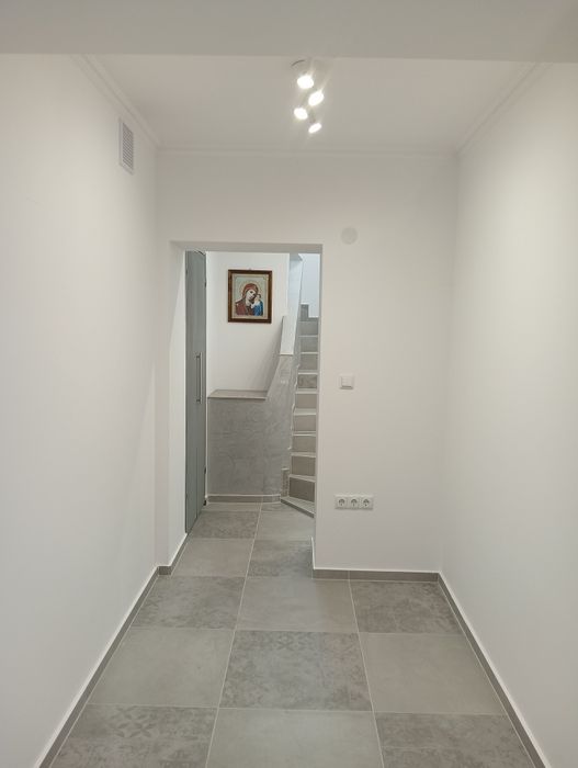 Дава се под наем Етаж от къща в Бургас, Акациите - 100 кв.м за 500 € - Снимка #9