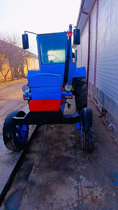 Traktor 28sotiladi