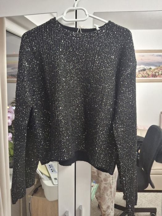 Vând bluza zara noua, marimea s