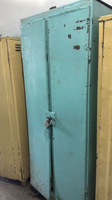 Продам металлические шкафы