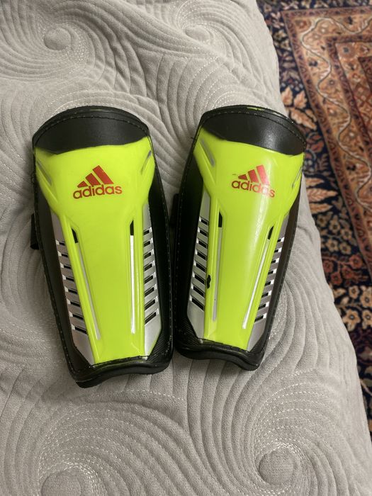 Продам шитки адидас