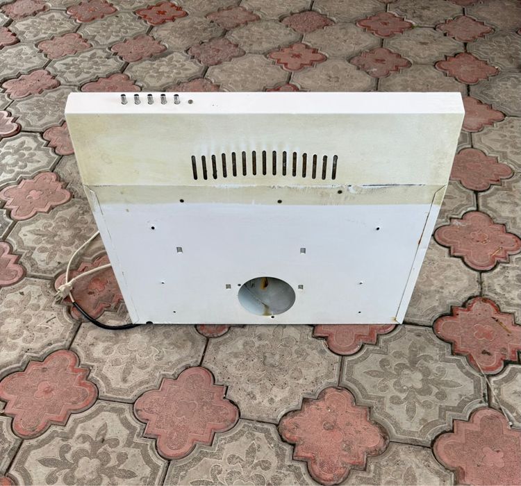 вытяжка работает