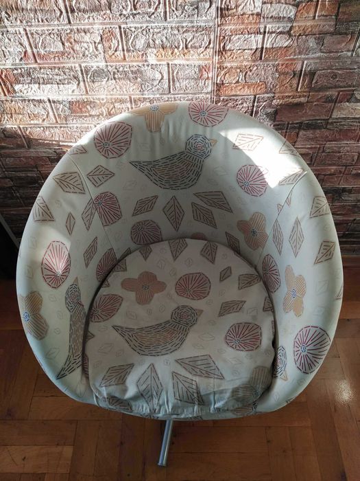 Яйцевиден въртящ се стол SKRUVSTA IKEA