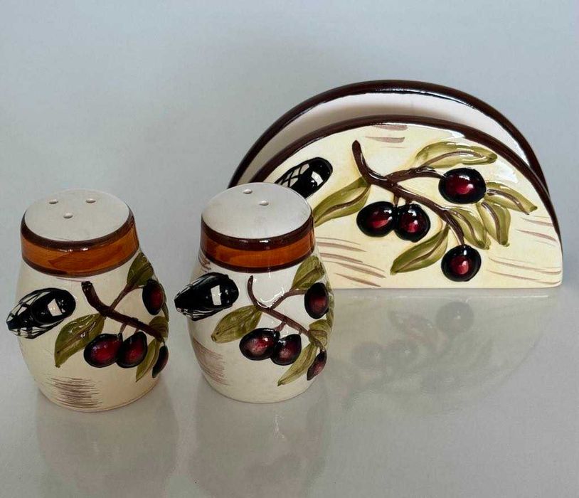 Сет за сол, пипер и салфетник