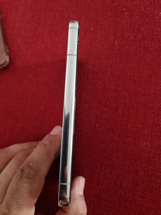 Samsung s22 white