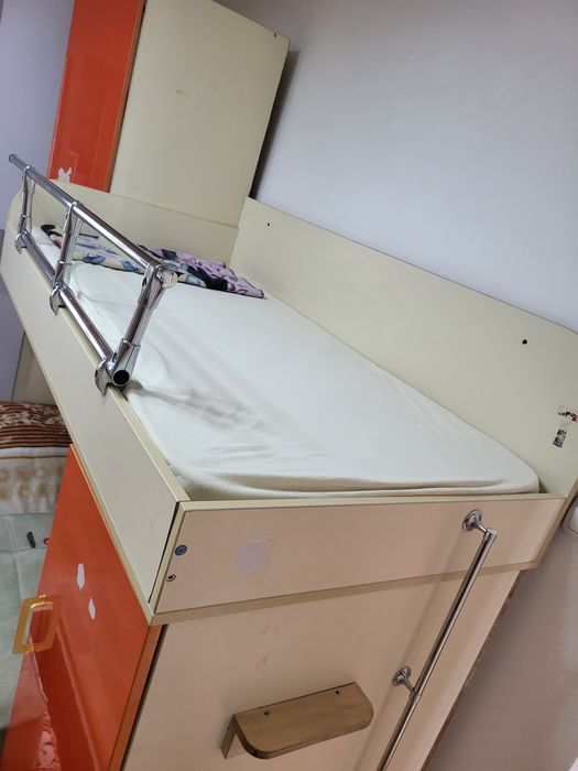 Детские кровати, шкафы, гарнитур детский