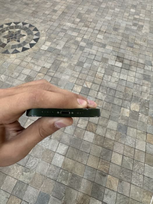 Iphone 13 green