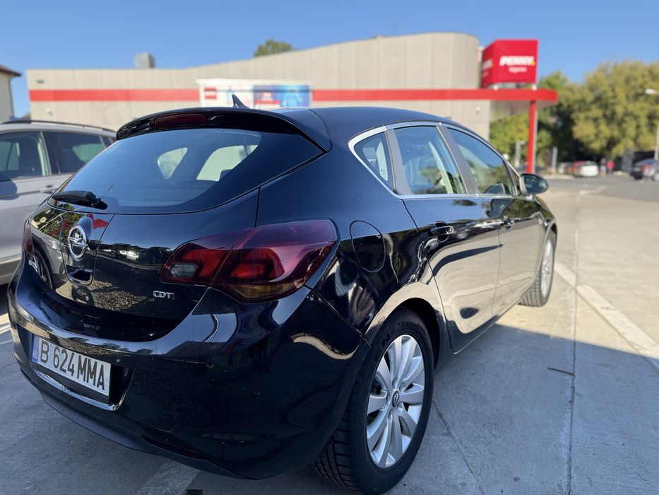 OPEL Astra 2011 — imagine 9