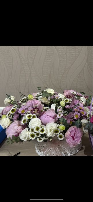 Букет с пионами микс