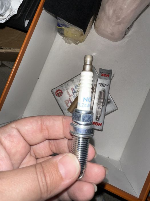 Продам свечи для машины. Новые.