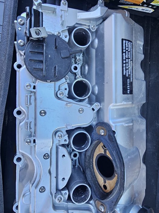 Капак клапани bmw n52 алуминиев