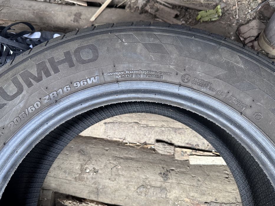 Anvelope vară Kumho 205/60 R16 – stare foarte  bună, fără defecte