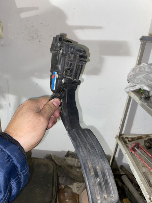 Пидаль газа от renault duster Рено Дастер