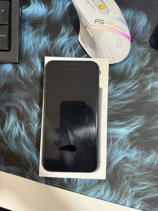 Iphone 11 64 ГБ 78%  каробка документ