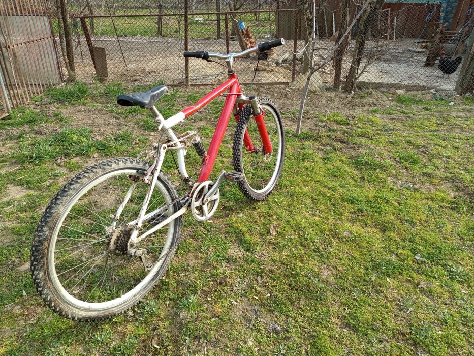 Vând Bicicletă MTB Full Suspension – Gata de Aventură!
