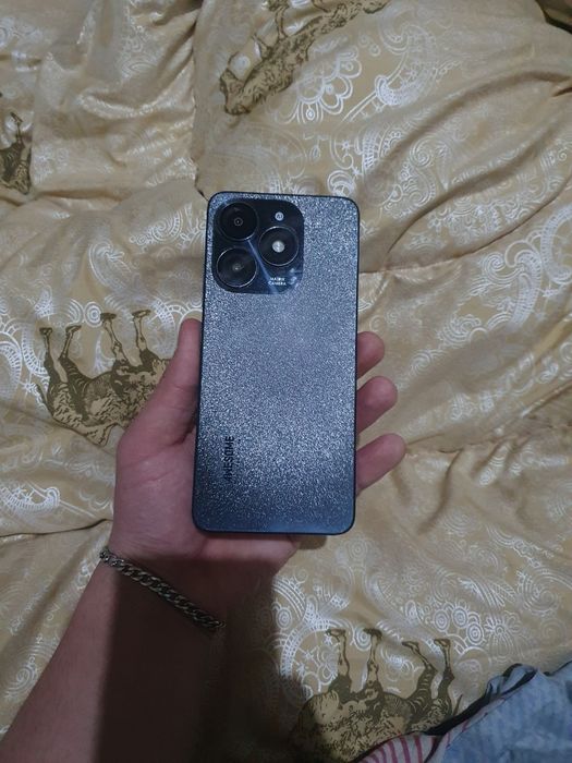 Itel A70 6/128 gb holati ideal 2 ta chixol qoʻshib beriladi