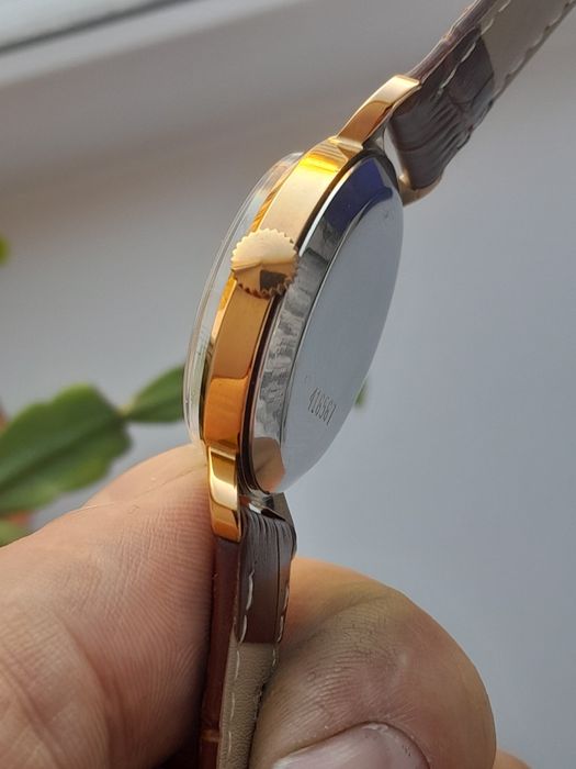 Продам позолоченные часы СССР