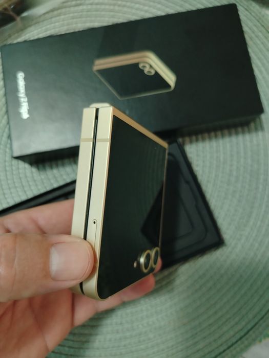 Samsung galaxi z Flip 6