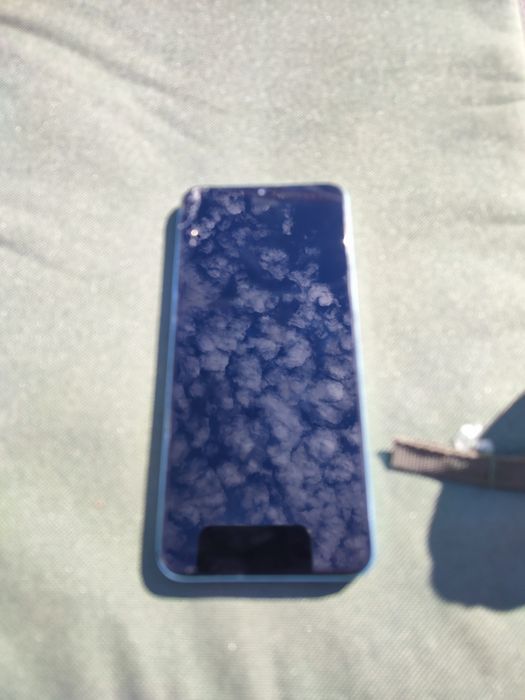 Продам смартфон почти новый