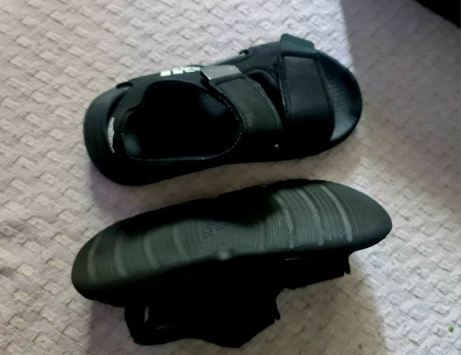 Сандалки Adidas 28