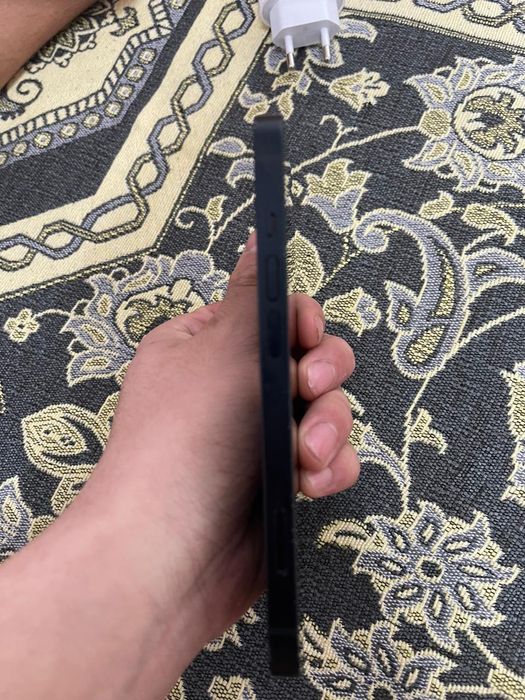 Айфон 13 , акб 100 оригинал любая проверка.