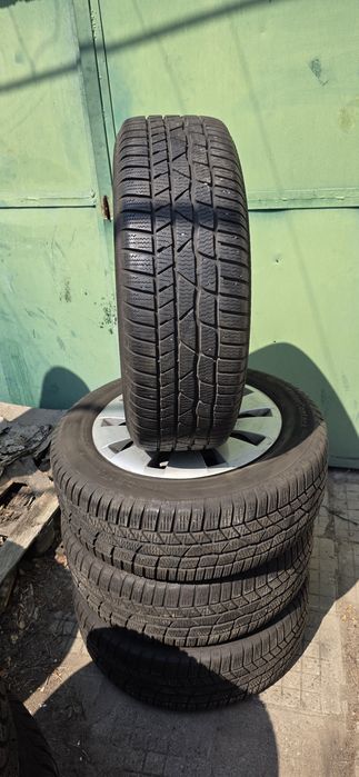 Гуми 4бр 215/60/17 - 1бр- 75 евро