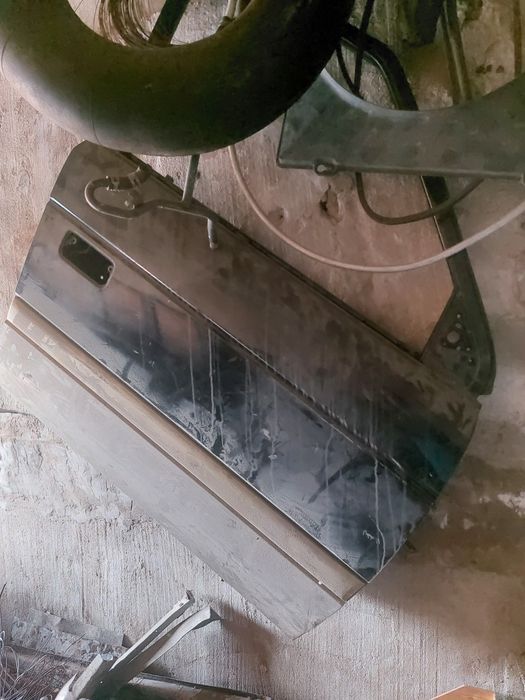 Запчасти по кузову на Мазда MPV