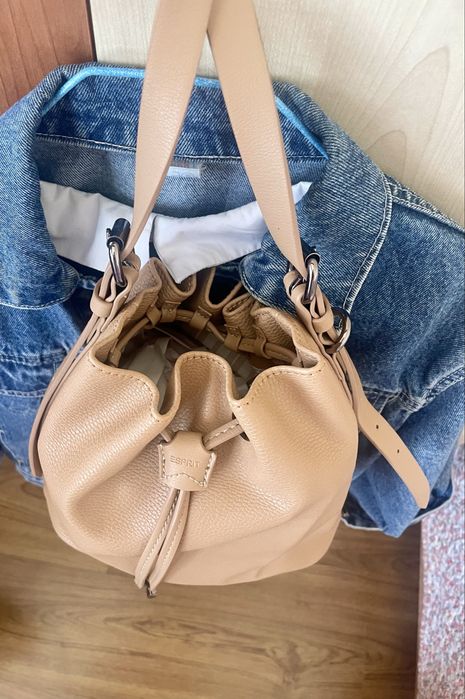 НОВО | Esprit чанта тип бонбон