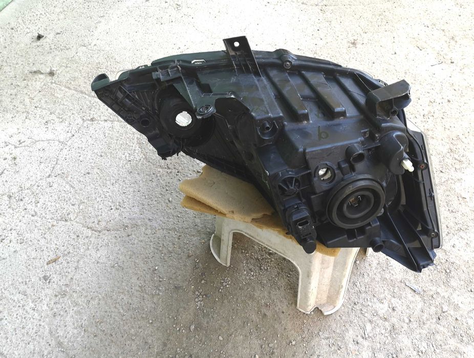 Оригинален фар Ляв Десен  Нисан Nissan Nv200