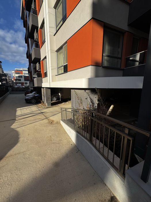 Наем на закрито парко място