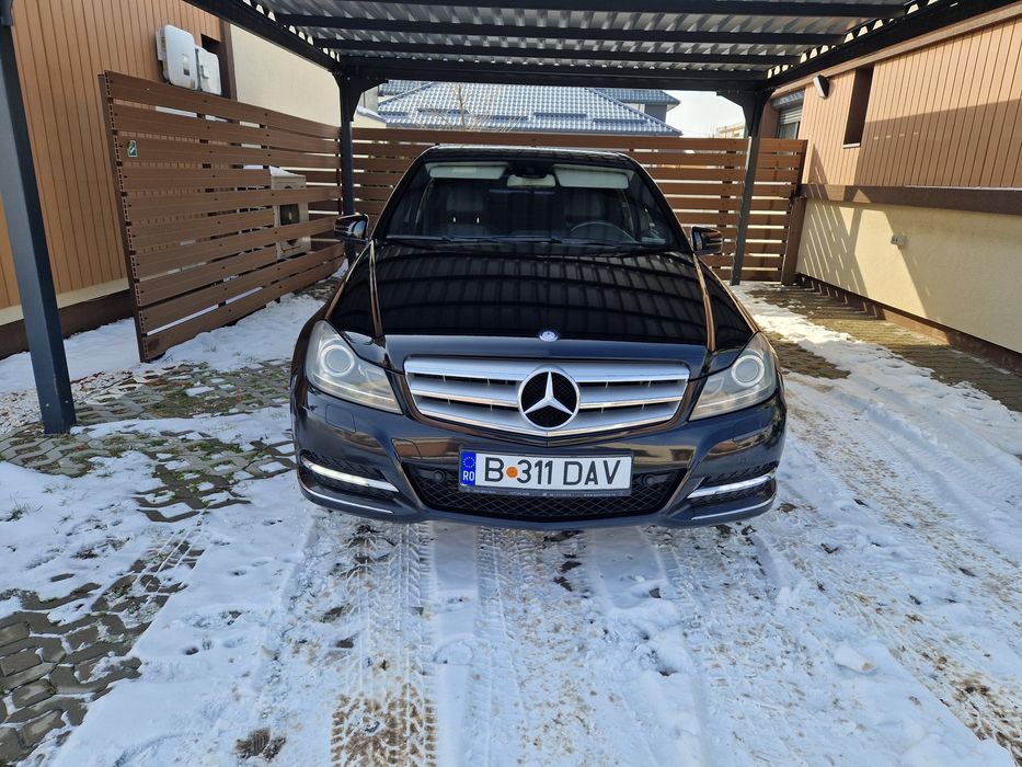 Vând mercedes c class w204 an 2012 facelift  ful led