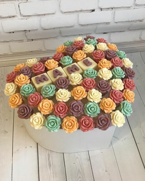 Букеты из шоколадных роз