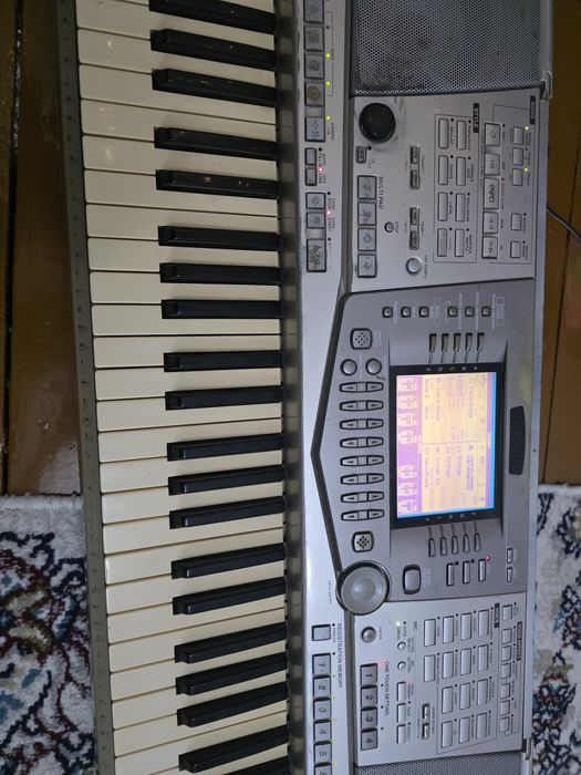 Продаётся срочно! сентизатор yamaha psr 2100
