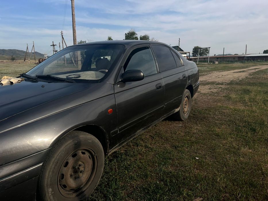 продам тайота карина е